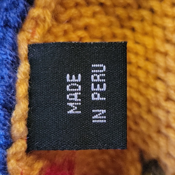 Sweater- Handmade in Peru Kid's- Alpaca Zip up Unisex hoodie with Pockets - Picture 5 of 7